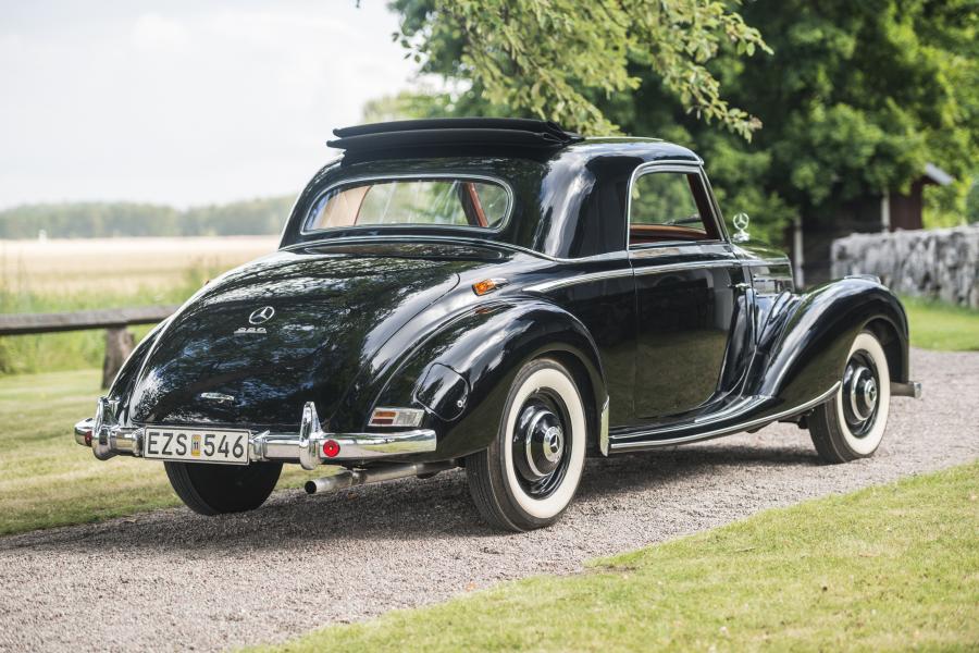  Mercedes-Benz 220 Coupe 1954 года  (фото 5 из 19)